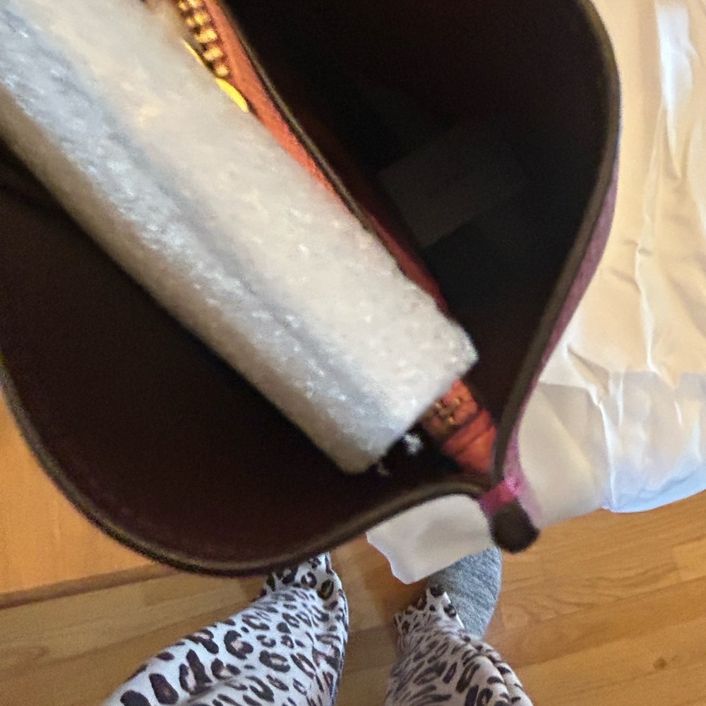 Coach Willow Burgundy Tote with Chocolate Handles - Picture 7 of 12